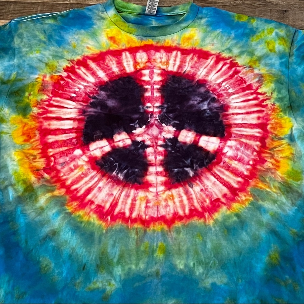 Handmade Tie Dyed peace sign shirt - Picture 4 of 8
